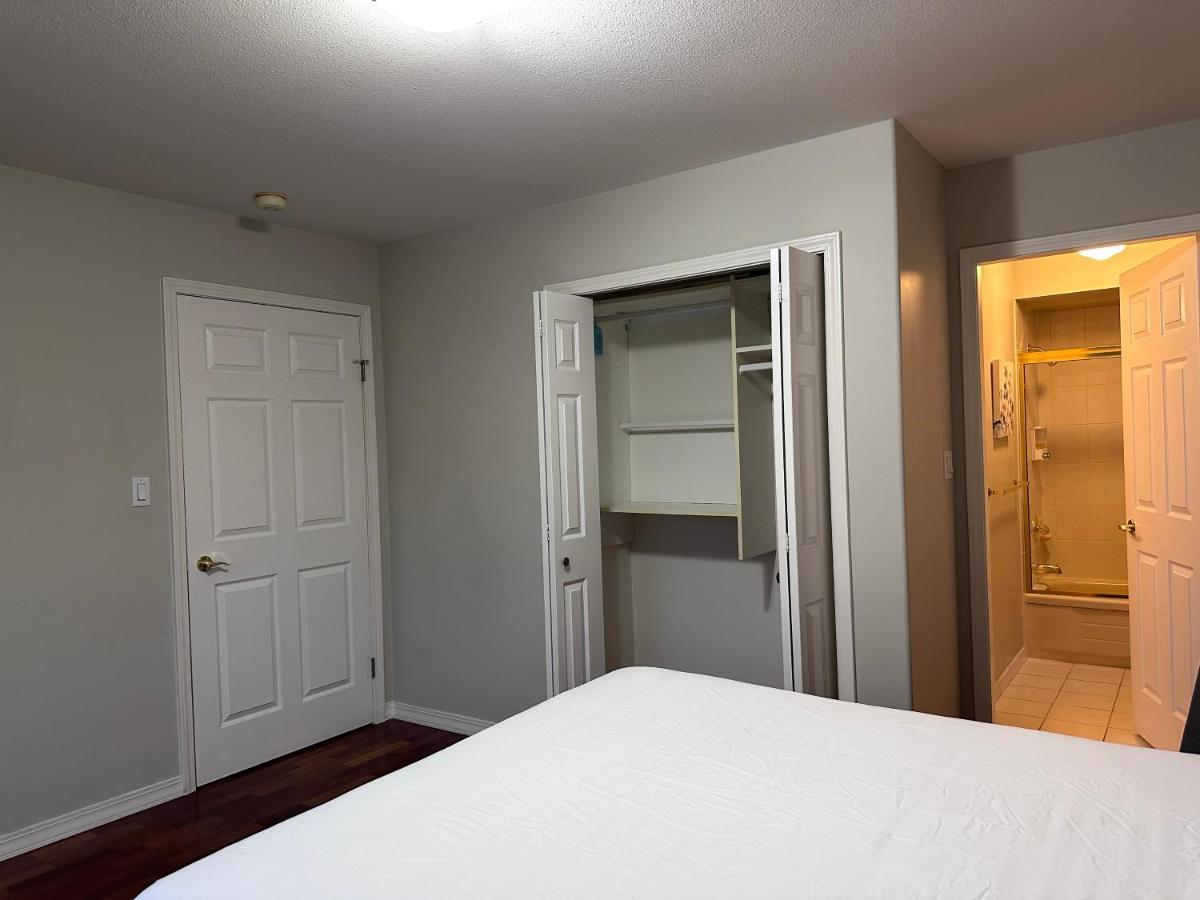 C And D Cozy Bedroom Vancouver Exterior foto