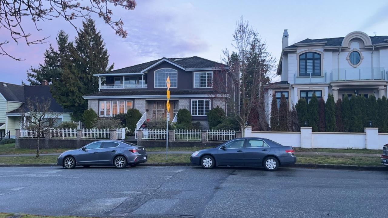 C And D Cozy Bedroom Vancouver Exterior foto